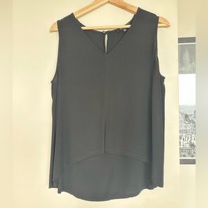 Madewell black sleeveless high low top